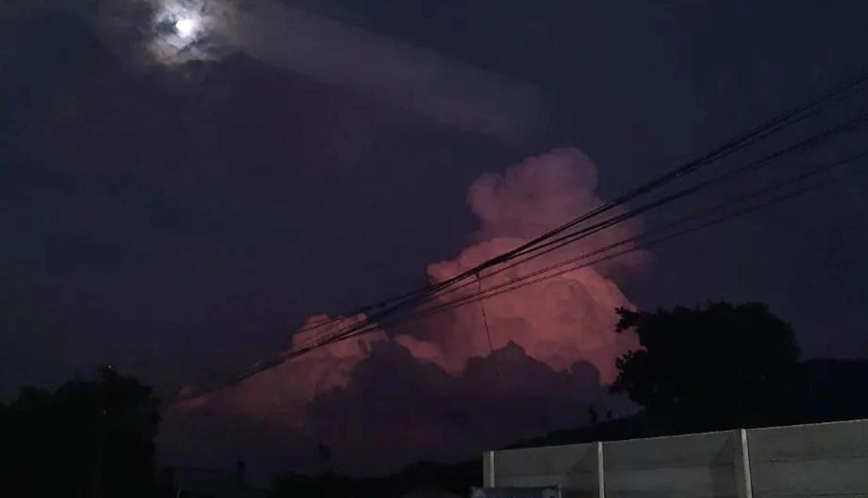 Fenomena Gumpalan Awan Berisi Petir Terjadi di Bandung, Ahli Beri Penjelasan