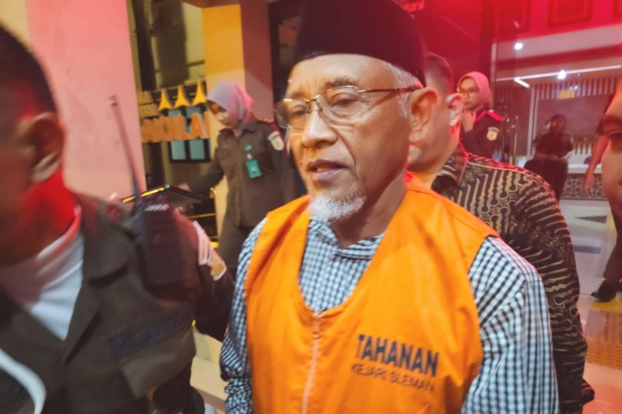 Eks Bupati Sleman Sri Purnomo Jadi Tersangka Korupsi Hibah Pariwisata, Resmi Ditahan Kejaksaan