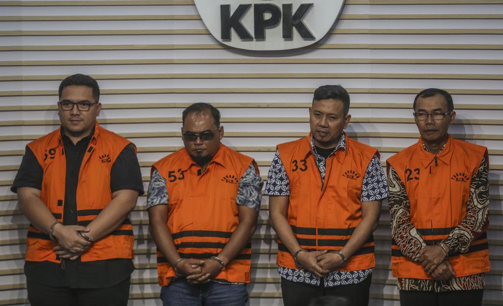 KPK Tahan Empat Tersangka Kasus Suap Dana Hibah Jatim